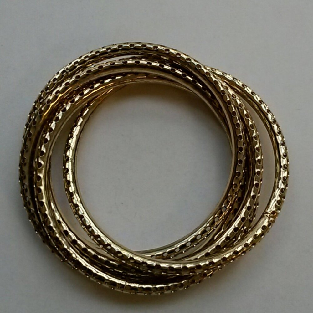 BANGLE BRACELET